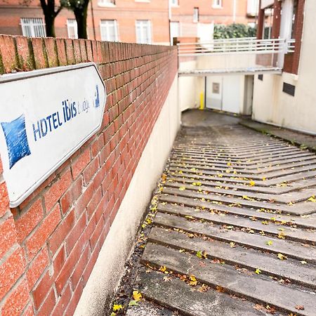 Ibis Budget Lille Gares Vieux-Лил Екстериор снимка