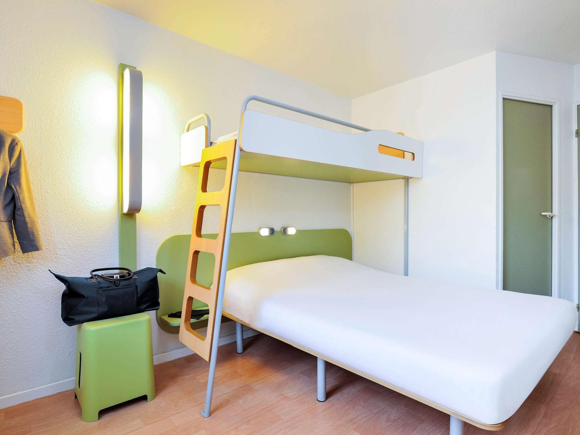 Ibis Budget Lille Gares Vieux-Лил Екстериор снимка