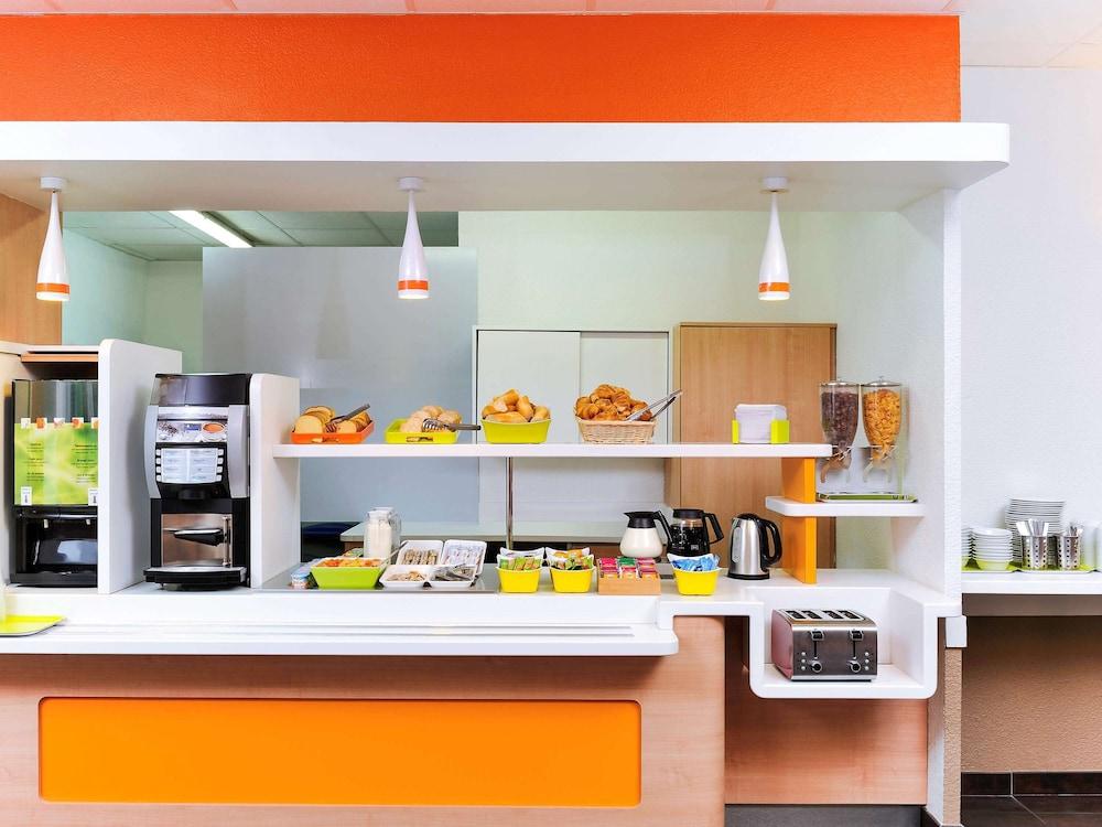 Ibis Budget Lille Gares Vieux-Лил Екстериор снимка
