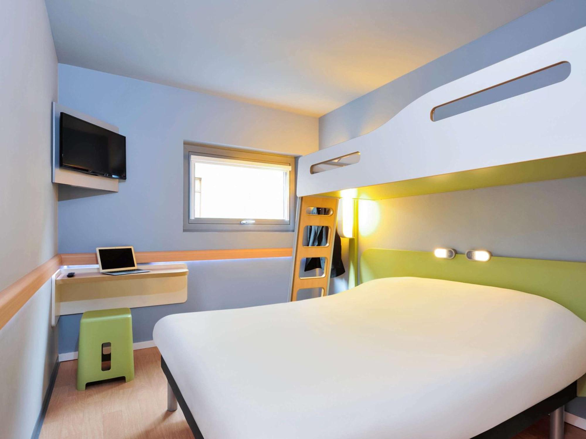 Ibis Budget Lille Gares Vieux-Лил Екстериор снимка