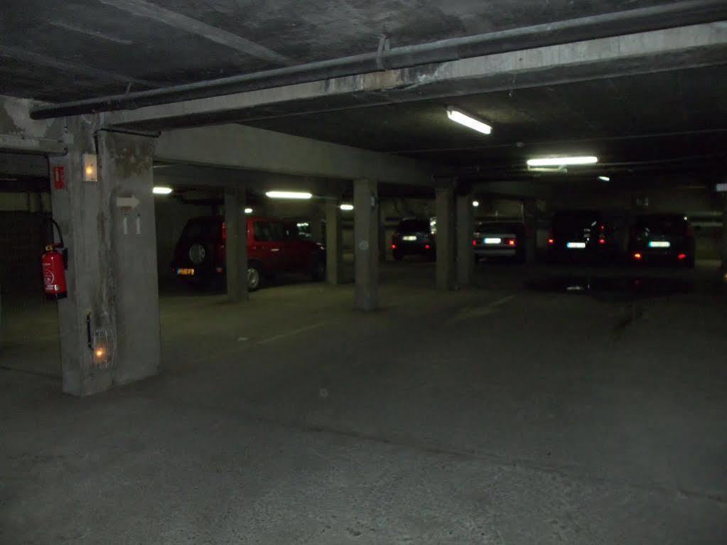 Ibis Budget Lille Gares Vieux-Лил Екстериор снимка